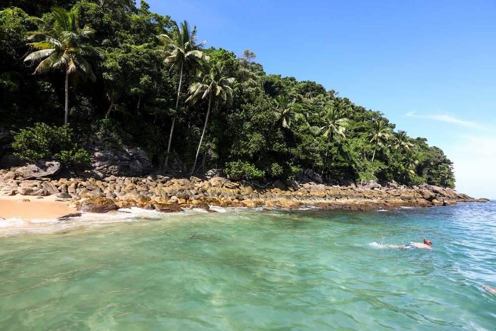 Pela falta de ondas, a região da Ilha do Gato é ótima para passar o dia em alto mar. Foto: Reprodução/Melhores Destinos