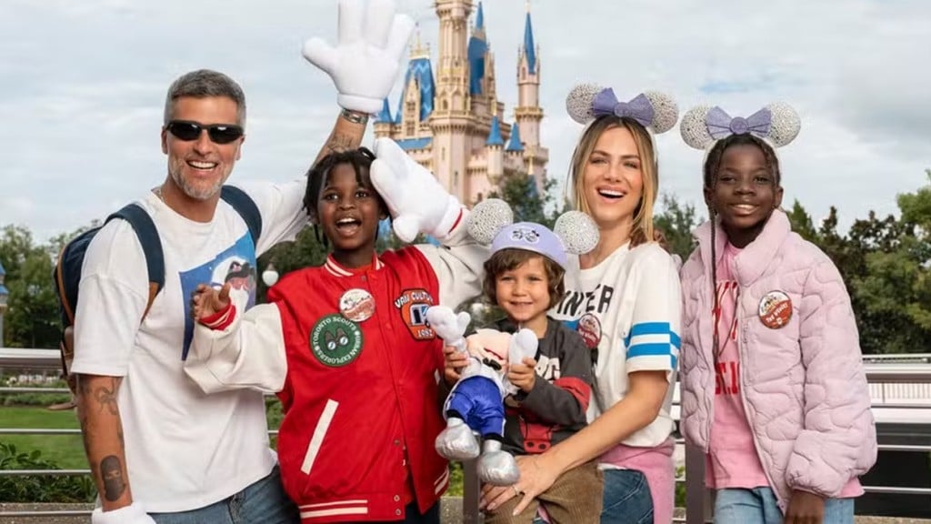 Giovanna Ewbank e Bruno Gagliasso curtem aniversário de Bless, na Disney: ‘Ele pediu’