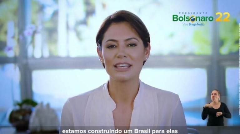 Senador quer que PF e MPF investigue Michelle Bolsonaro por corrupção