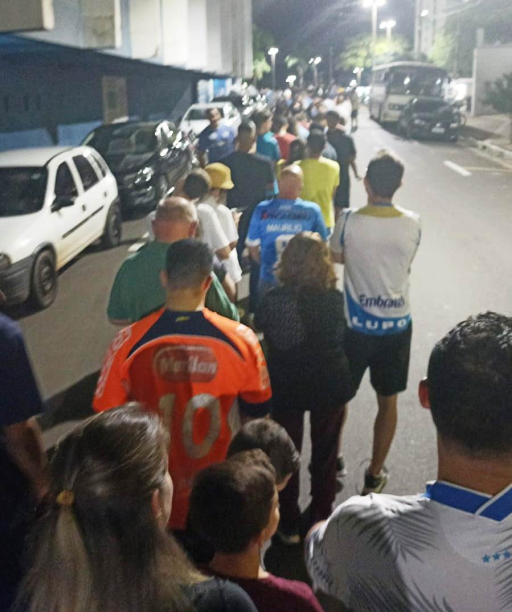 Fila  faz torcedores perderem gols em Marília; MAC promete medidas