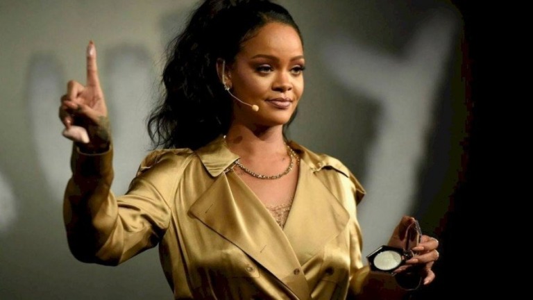 Rihanna estreia na lista de bilionários da Forbes com brasileiros