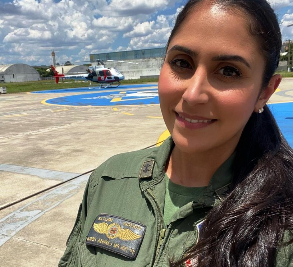 Tenente com 14 anos de atuação é primeira mulher a pilotar avião da PM