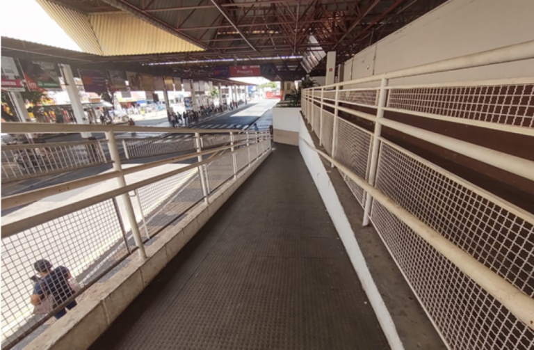 Usuários criticam falta de ônibus na reabertura de shopping; Emdurb notifica