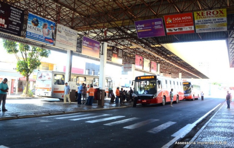 Ônibus voltam segunda com restrições, regras de Marília têm conflitos