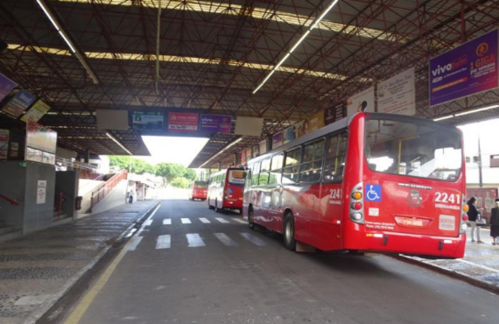 MarÃlia terá ônibus para saúde, regras para hotéis e delivery e multa para furar restrições MarÃlia terá ônibus para saúde, regras para hotéis e delivery e multa para furar restrições