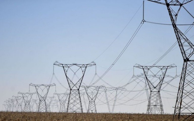 Governo muda estratégia para avançar com privatização da Eletrobras; entenda