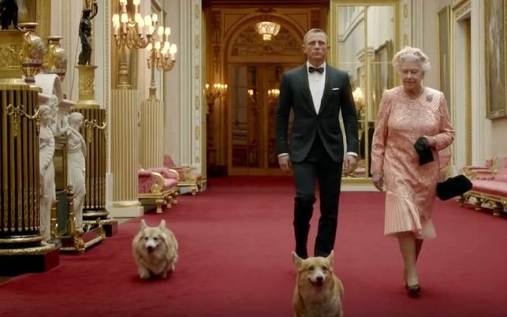 Rainha Elizabeth II teve mais de 30 cachorros e quase todos iguais