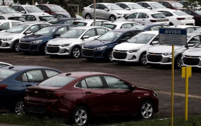 Procura faz faltar carros zero quilômetro para locadoras