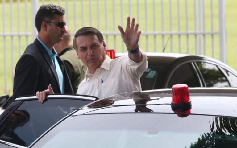 Bolsonaro diz que auxílio de R$ 600 "não é aposentadoria" e promete valor menor