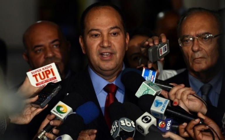 Everaldo lavou dinheiro com depósitos fracionados, imóvel e laranja