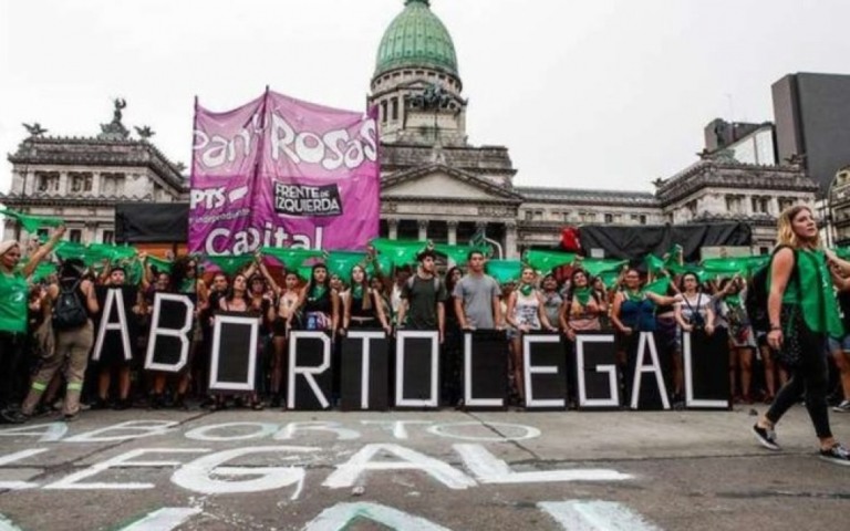 Garota de 11 anos foi estuprada, engravidou e tem acesso ao aborto dificultado