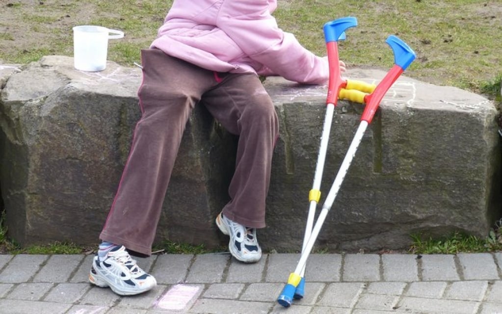 Pais adaptam terapias para filhos com deficiência durante a pandemia