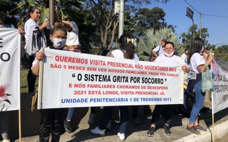 Sem visita física, só 30% dos presos conseguiram videoconferência com familiares