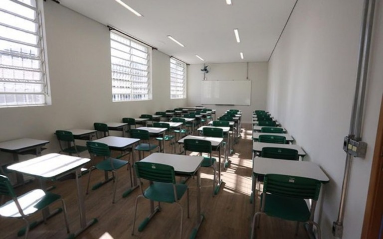 "Volta às aulas em outubro é muito difícil em São Paulo", diz promotor