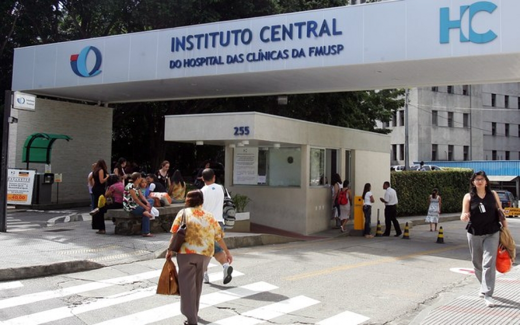 Funcionários de baixa renda do HC foram sete vezes mais infectados que médicos