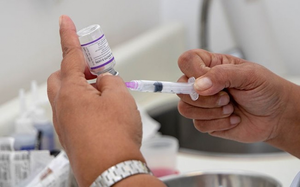 Vacina russa: Paraná quer iniciar testes nos 10 mil voluntários em outubro Vacina russa: Paraná quer iniciar testes nos 10 mil voluntários em outubro