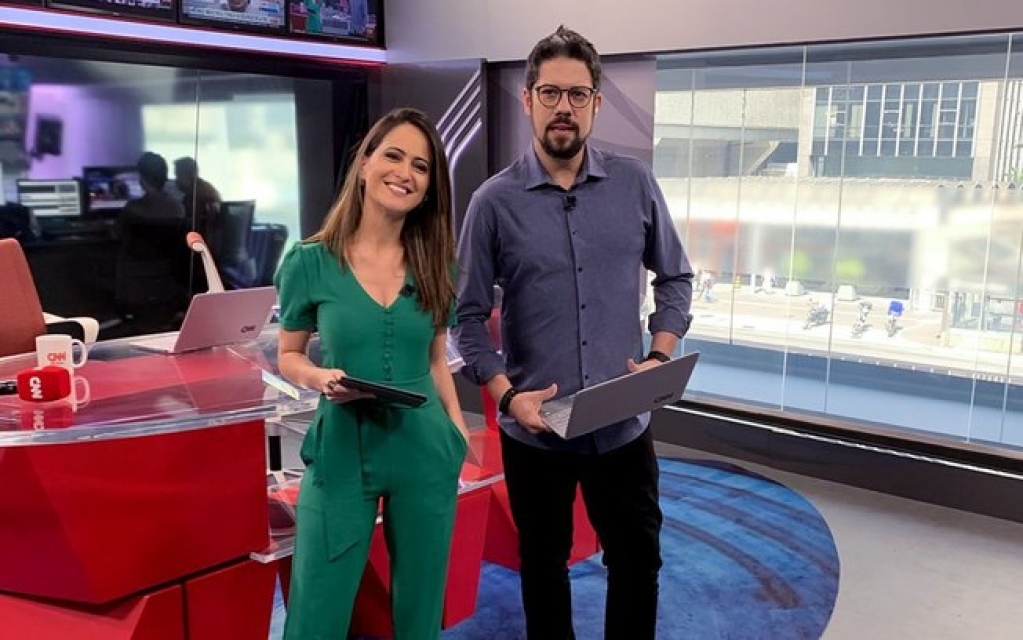 Áudio vaza na CNN e faz Phelipe Siani cair na risada: "Tiago do céu"