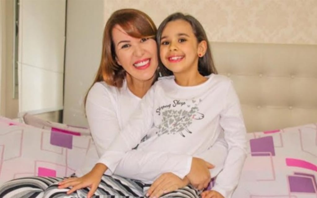 Filha de apresentadora do SBT, Sarah Marques quer seguir passos da mãe