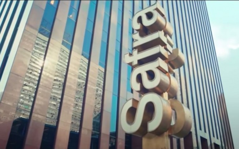 Banco Safra tem mais de 320 vagas para diversas áreas; confira