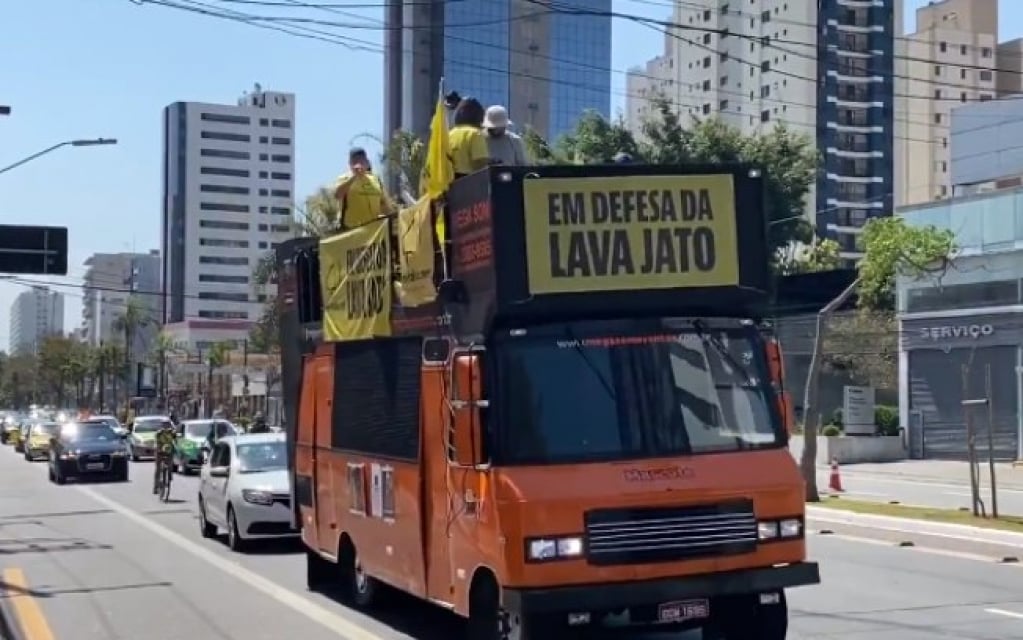 Apoiadores da Lava Jato fazem carreatas pelo Brasil; veja vídeos