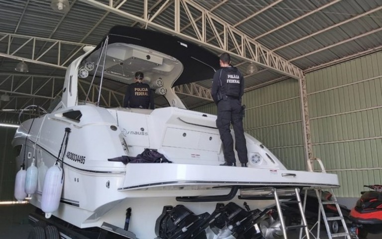 Traficantes presos pela PF levavam vida de luxo com aeronaves e embarcações