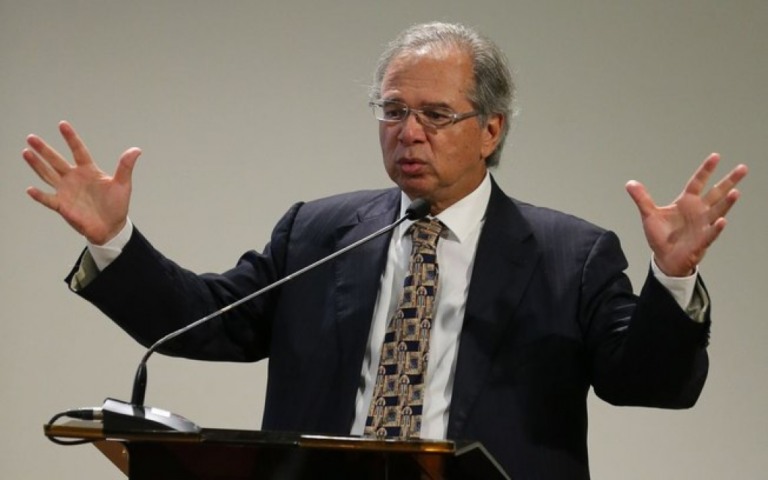Ministério da Economia pensa em congelar aposentadorias de cidadãos