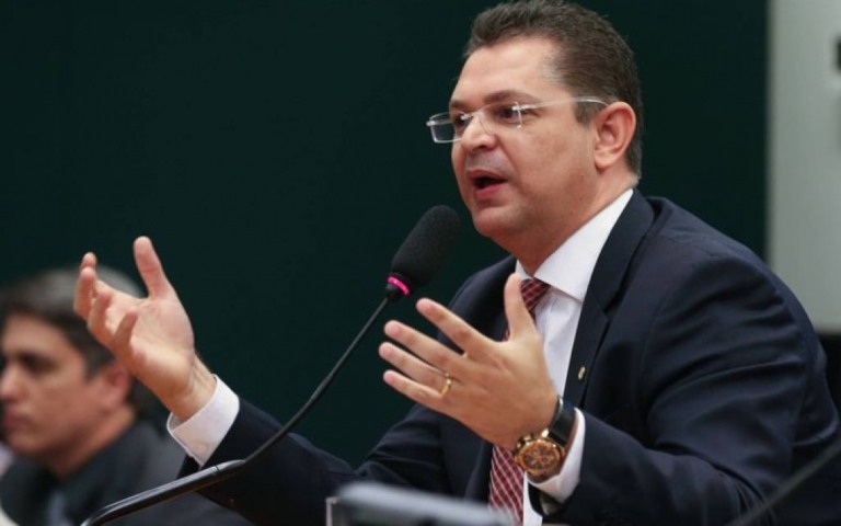 Bancada evangélica se reúne para discutir perdão a dívidas; entenda o debate