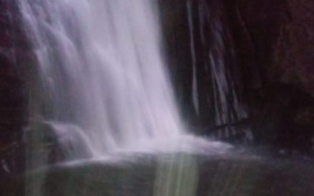 Professor morre afogado em cachoeira, após fazer rapel Professor morre afogado em cachoeira, após fazer rapel