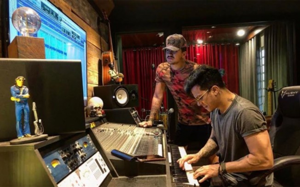 Gutto Soares se rende ao hit inspirado em Whindersson Nunes, Luísa Sonza e Vitão Gutto Soares se rende ao hit inspirado em Whindersson Nunes, Luísa Sonza e Vitão