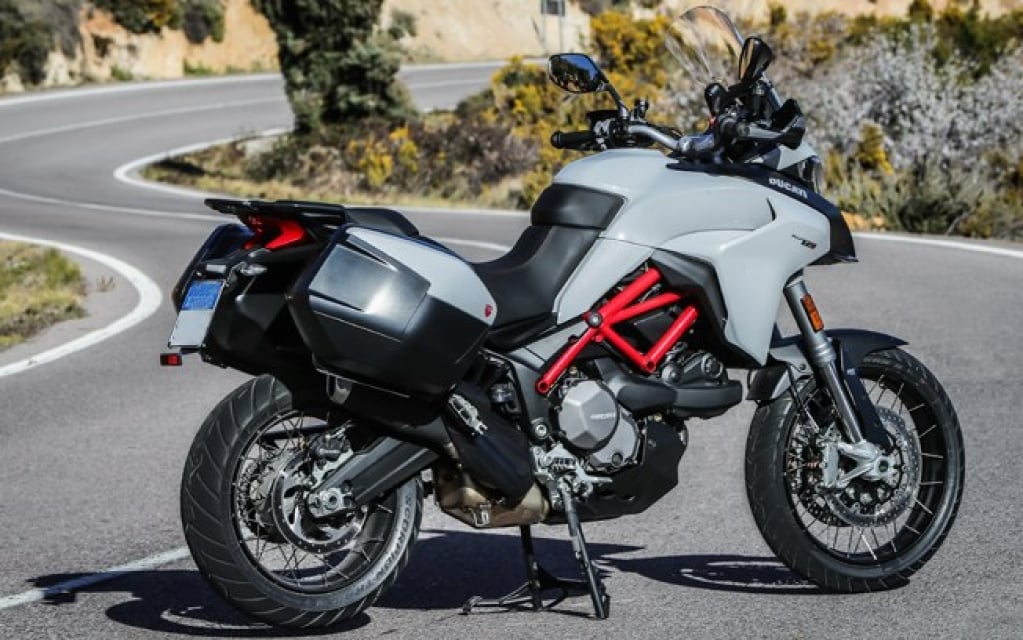 Conheça a nova Ducati Multistrada 950S