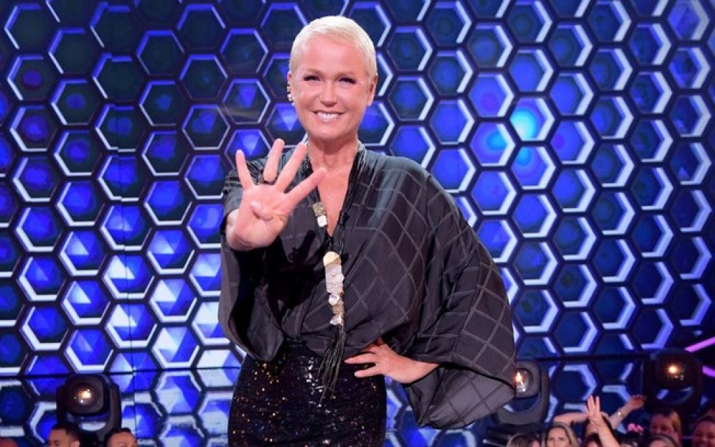 Xuxa confirma que vai sair da Record no fim do ano: "Infelizmente" Xuxa confirma que vai sair da Record no fim do ano: "Infelizmente"