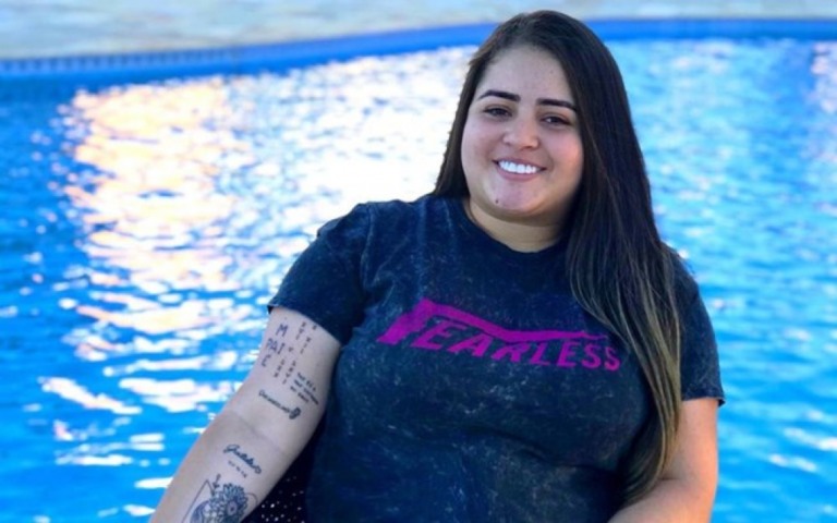 Irmã de Whindersson diz ser bi 'às vezes' em stories: "Minha mãe não vai gostar" Irmã de Whindersson diz ser bi 'às vezes' em stories: "Minha mãe não vai gostar"