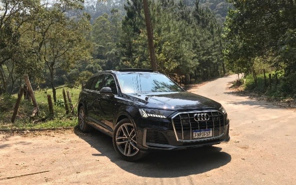 Novo Audi Q7 chega com novidades e se mantém como melhor da espécie