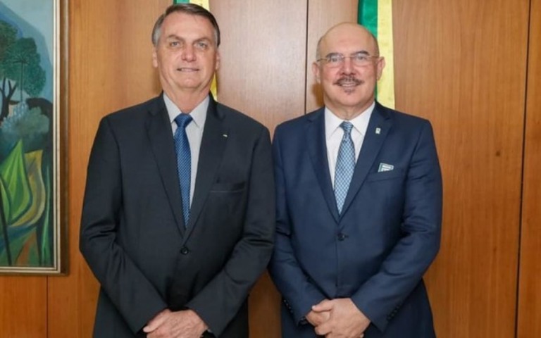 Para ministro da Educação, homossexualidade ocorre em "famílias desajustadas"