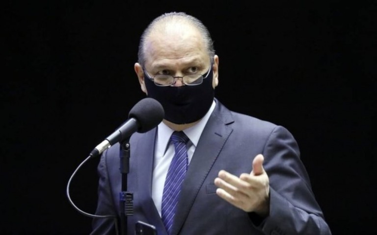 Governo quer zerar tributação da folha para todos os CLTs e criar novo imposto