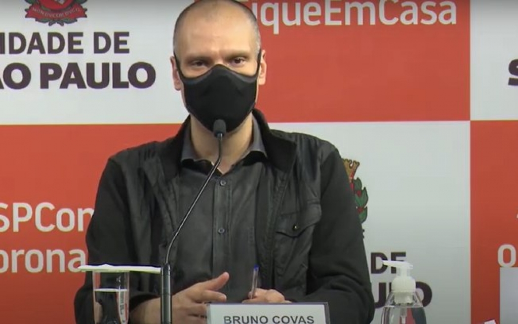 Covas assina protocolos de saúde para reabertura de museus, teatros e cinemas