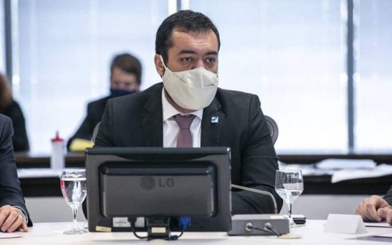 Ex-secretário da Saúde do Rio afirma que governador em exercício recebia propina