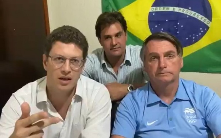Justiça suspende decisão de Salles que acabou com proteção a manguezais
