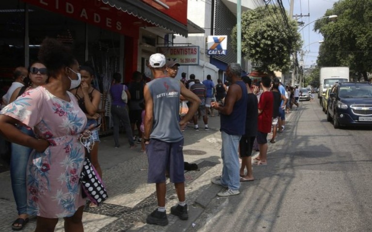 Auxílio de R$ 300: cerca de 17 milhões vão receber menos parcelas; entenda