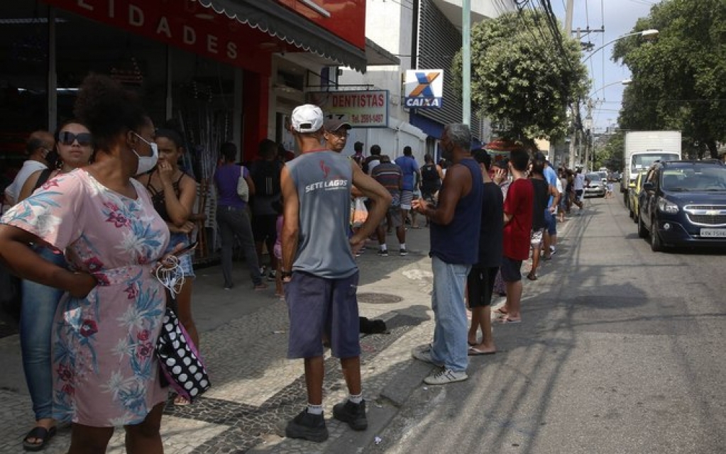 AuxÃlio de R$ 300: cerca de 17 milhões vão receber menos parcelas; entenda AuxÃlio de R$ 300: cerca de 17 milhões vão receber menos parcelas; entenda