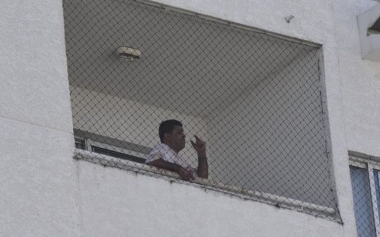 Advogado esfaqueia homem e ameaça explodir apartamento no ES