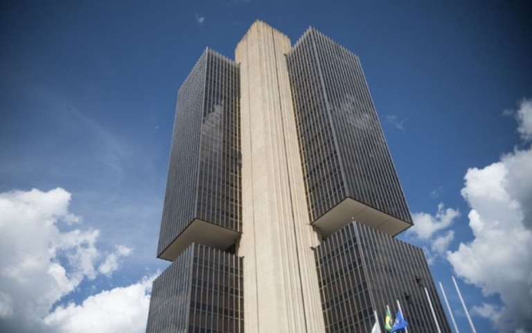 Inflação aumenta para 2,12%, mas fica abaixo da meta, segundo mercado financeiro