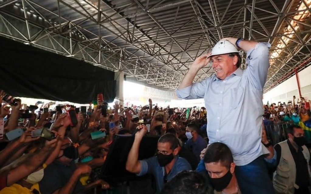 Mercado 'abandona' Bolsonaro e dÃvida pública de curto prazo atinge R$ 1 trilhão Mercado 'abandona' Bolsonaro e dÃvida pública de curto prazo atinge R$ 1 trilhão