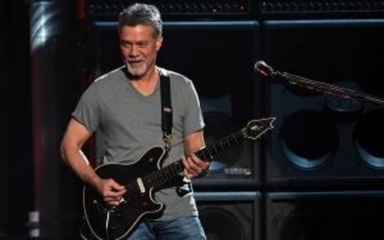 Morre Eddie Van Halen, um dos maiores guitarristas da história do rock