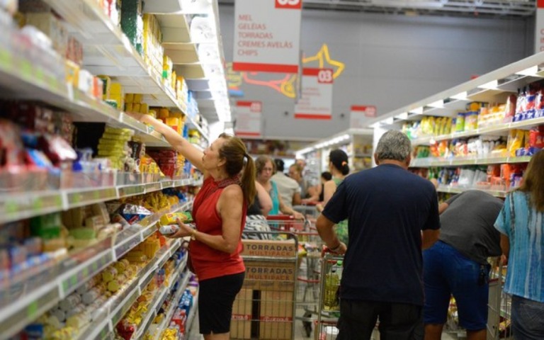 Anvisa aprova mudanças em rótulos de alimentos; conheça as novidades