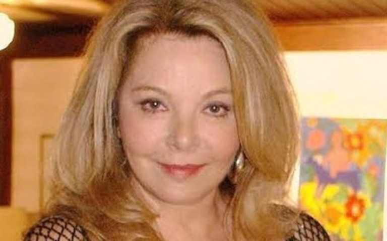 Mãe de Luciana Gimenez cai em golpe de WhatsApp e perde R$ 50 mil
