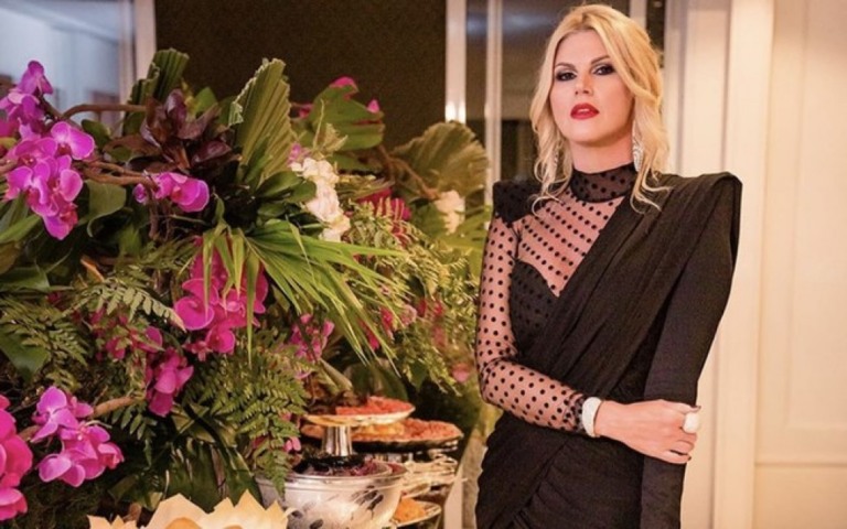 Val Marchiori celebra aniversário em clima intimista e show de Sula Miranda