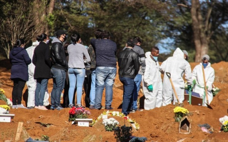 150 mil mortes no Brasil: "não acabou", lembra infectologista