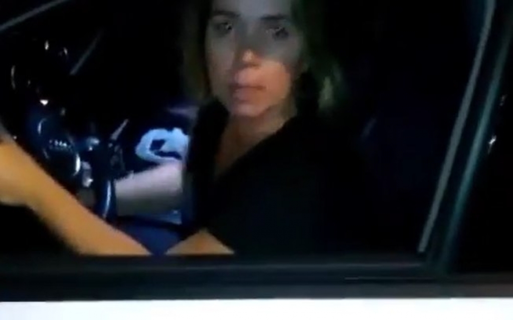 Mulher que xingou guarda municipal de "negro babaca" é solta após pagar fiança
