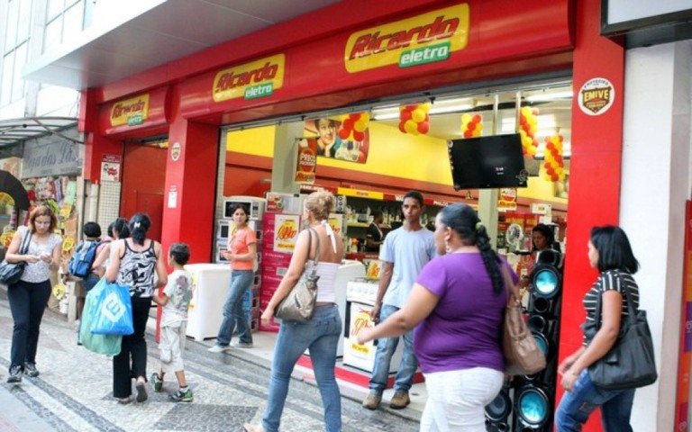 Ricardo Eletro planeja pagar funcionários demitidos em até um ano